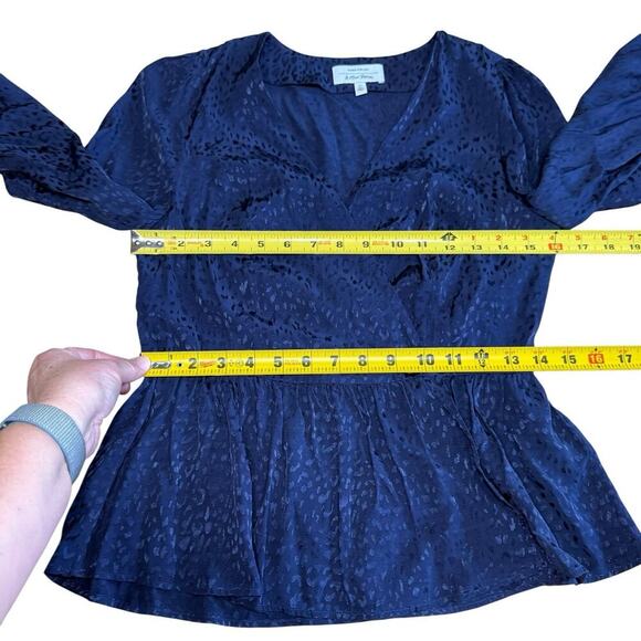& other stories Navy Blue jacquard animal print satin Wrap Peplum blouse Sz 4 - Picture 11 of 13